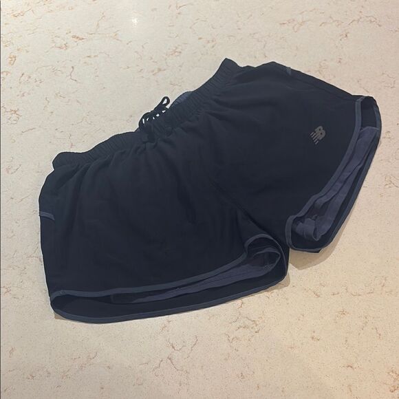 New Balance athletic shorts with tights underneath SZ small - Picture 1 of 5